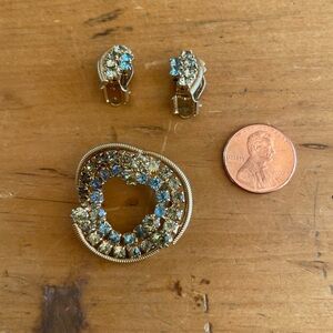 Vintage midcentury blue green rhinestone brooch and earrings set